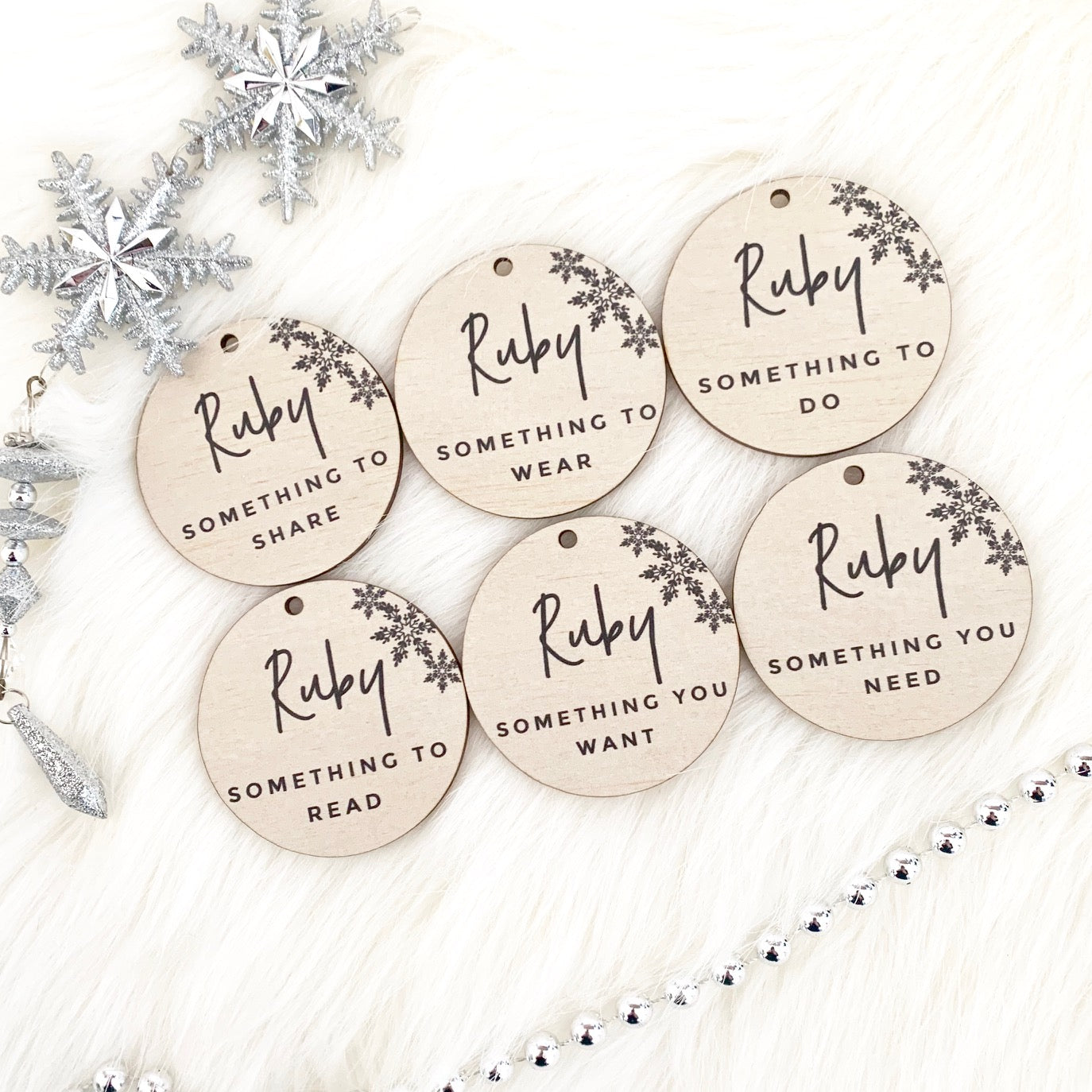 Round Personalised Simplicity Gift Tags